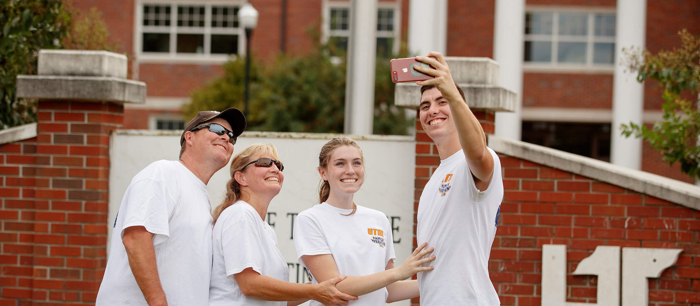 Image 09282019_FamilyWeekendCaptainCarnival063.gallery.jpg